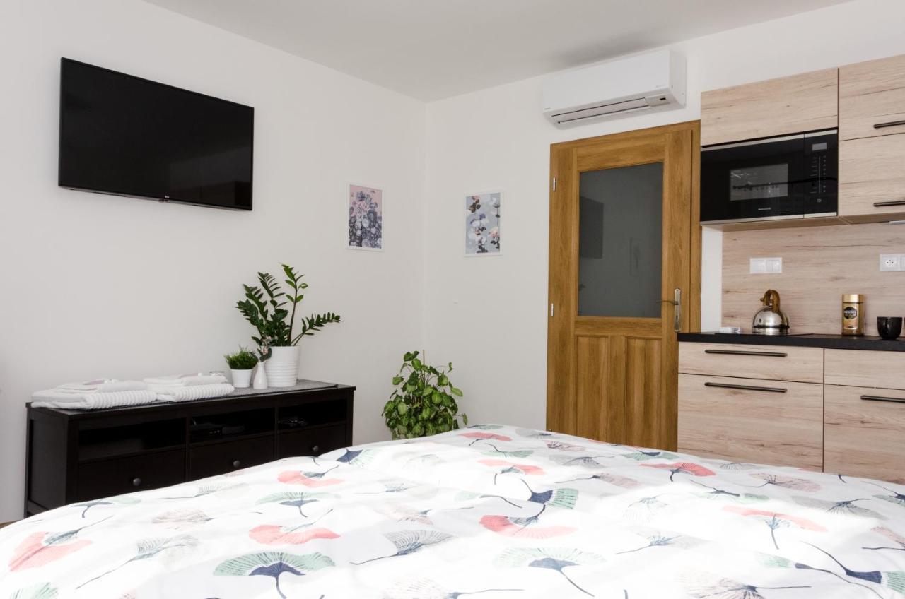 Apartmany U Kotacku Veverske Kninice Bagian luar foto